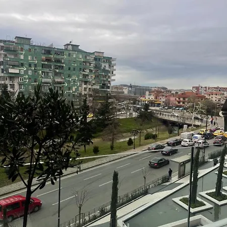 Art- Partment By Gabriel Apartman Tirana